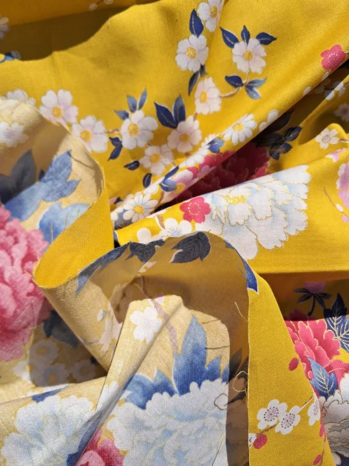 tissu japonais fleurs moutarde