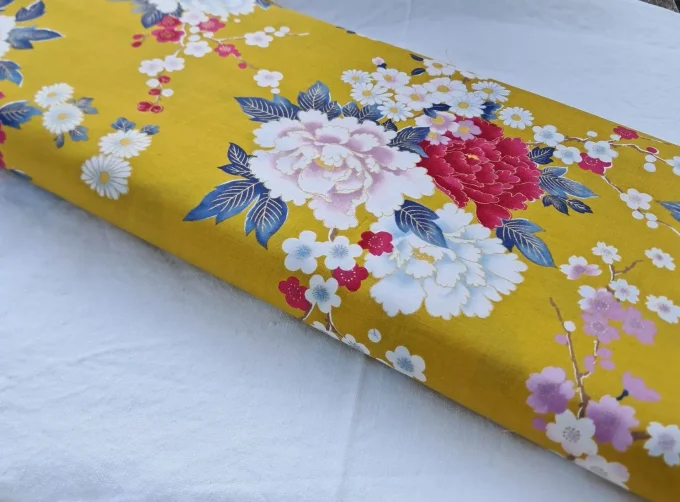 tissu japonais fleurs moutarde