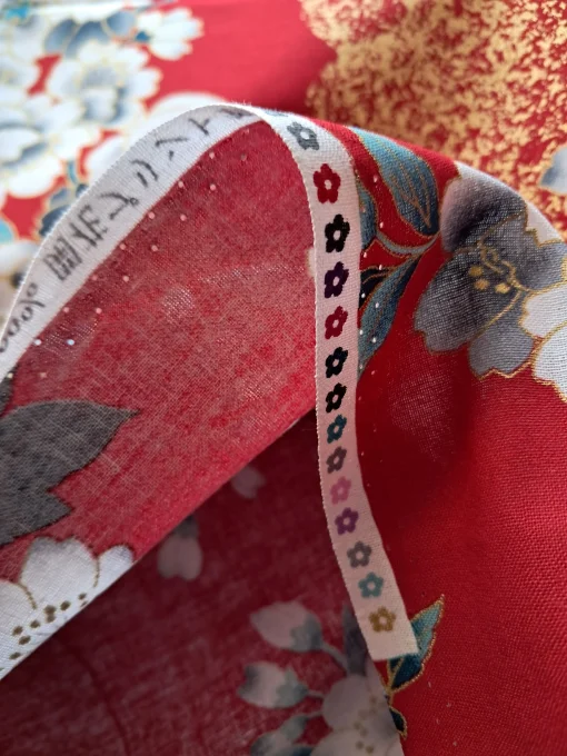 tissu japonais personnage Murasaki rouge